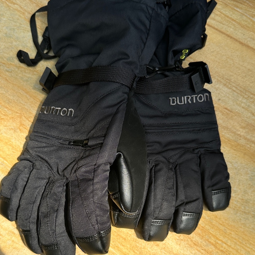 Burton Black Kids Gloves